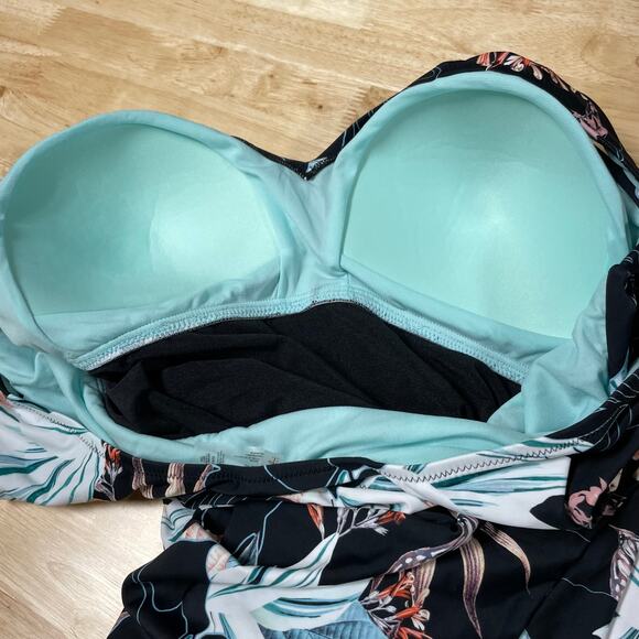 Raisins Curve NWT Plus Size Monteluz Lucia Swim Dress Size 24W Wireless Bra Top - Picture 7 of 11